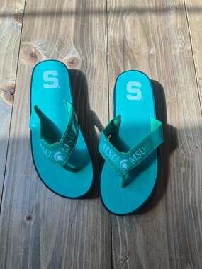 Michigan State Spartans MSU Collegiate Logo Wedge Flip Flop Sandals women’s 8